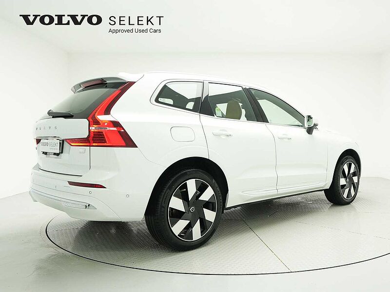 Volvo  Recharge Ultimate, T8 AWD plug-in hybrid, 전기/가솔린, Bright