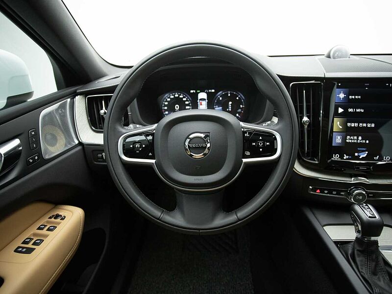 Volvo  D5 AWD 인스크립션