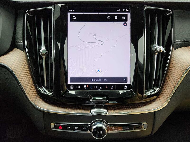 Volvo  Ultimate, B6 AWD mild hybrid, 가솔린, Bright