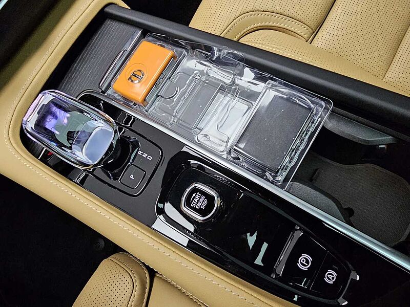 Volvo  Recharge Ultimate, T8 AWD 플러그-인 하이브리드, 전기/가솔린, 브라이트, 7 좌석