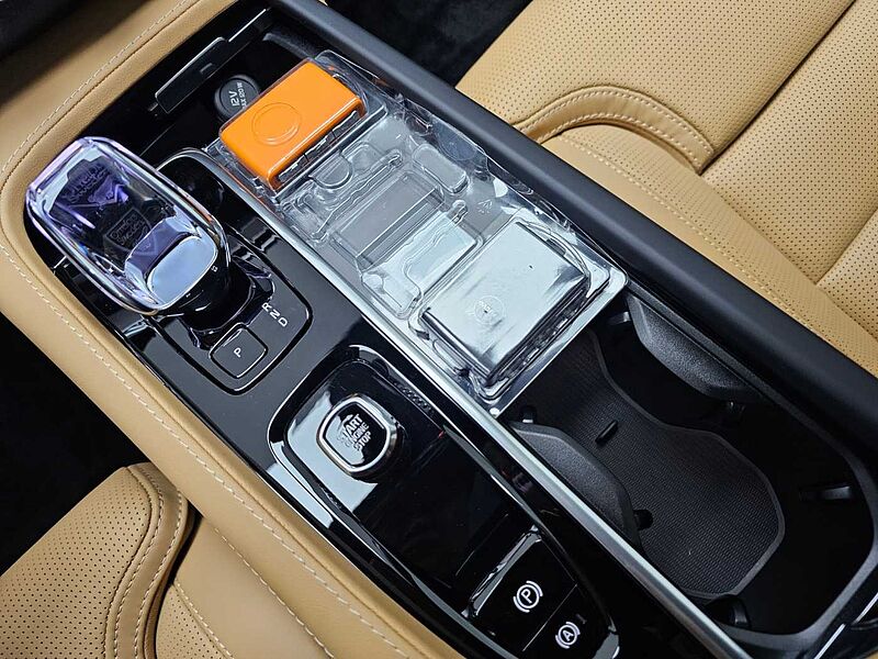 Volvo  Recharge Ultimate, T8 AWD 플러그-인 하이브리드, 전기/가솔린, 브라이트, 7 좌석