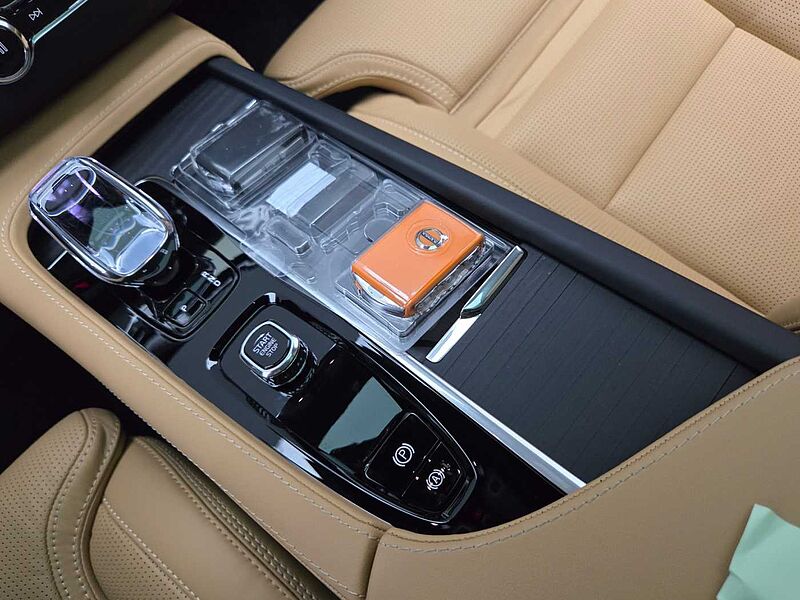 Volvo Recharge Ultimate, T8 AWD 플러그-인 하이브리드, 전기/가솔린, 브라이트, 7 좌석