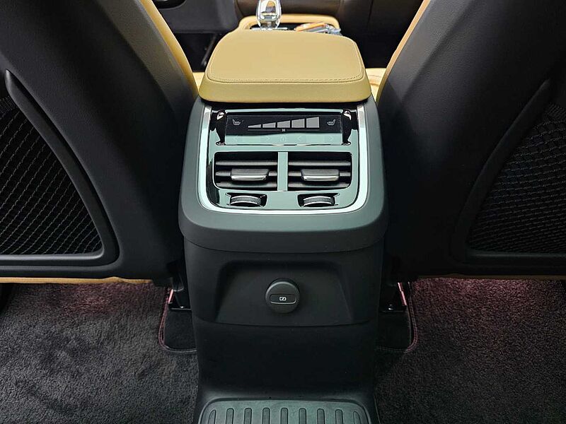 Volvo  Recharge Ultimate, T8 AWD 플러그-인 하이브리드, 전기/가솔린, 브라이트, 7 좌석