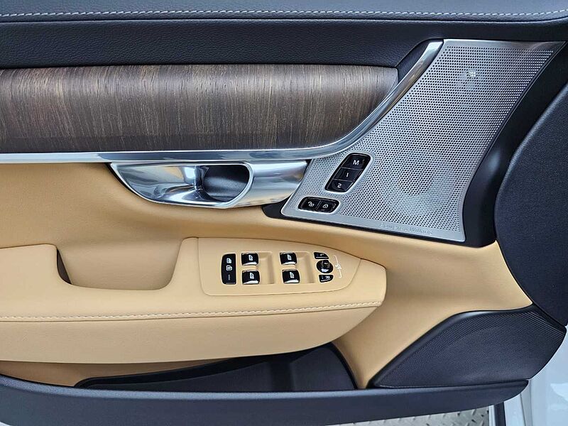 Volvo  Ultra, B5 마일드 하이브리드, 가솔린, 브라이트