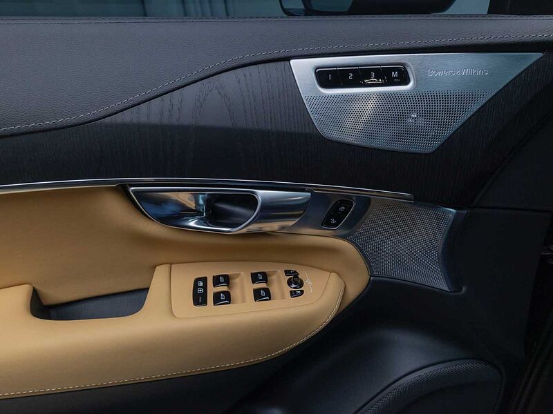 Volvo Recharge Ultimate, T8 AWD 플러그-인 하이브리드, 전기/가솔린, 브라이트, 7 좌석