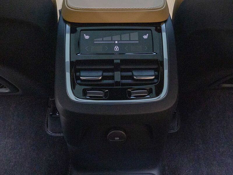 Volvo Recharge Ultimate, T8 AWD 플러그-인 하이브리드, 전기/가솔린, 브라이트, 7 좌석