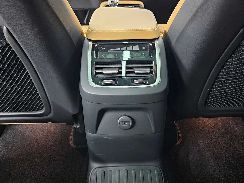 Volvo Ultra, T8 AWD 플러그-인 하이브리드, 전기/가솔린, 브라이트, 7 좌석