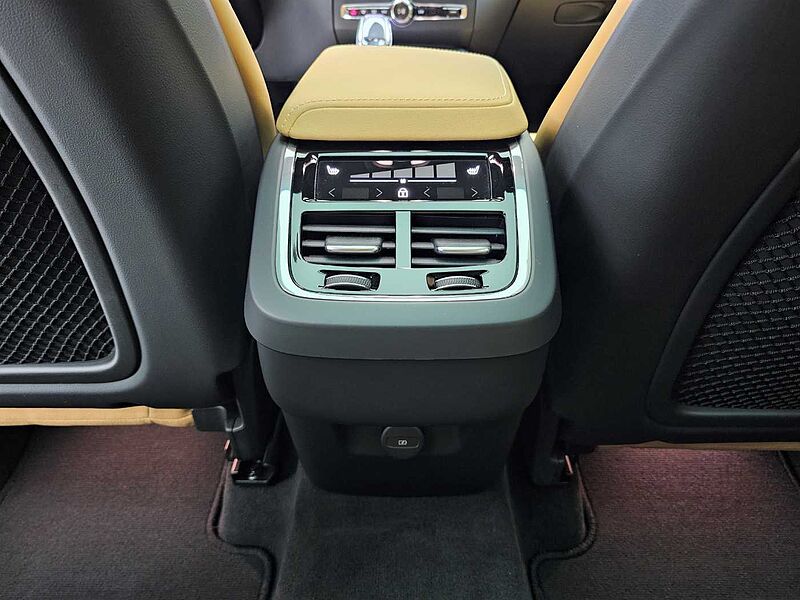 Volvo Ultra, B6 AWD 마일드 하이브리드, 가솔린, 브라이트