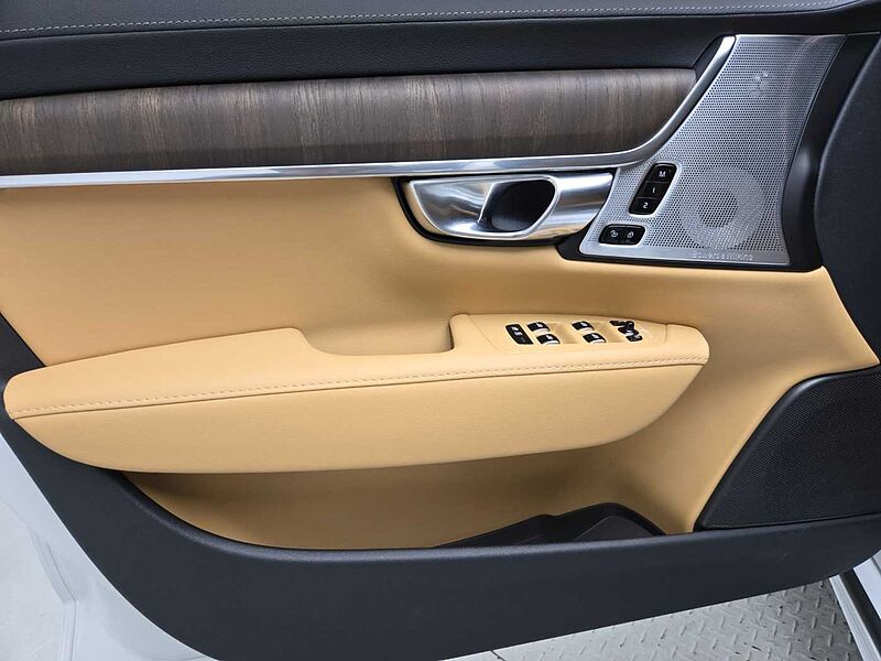 Volvo  Ultra, B5 마일드 하이브리드, 가솔린, 브라이트