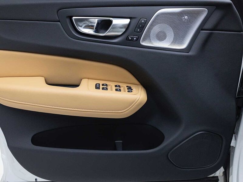 Volvo  Ultra, T8 AWD 플러그-인 하이브리드, 전기/가솔린, 브라이트