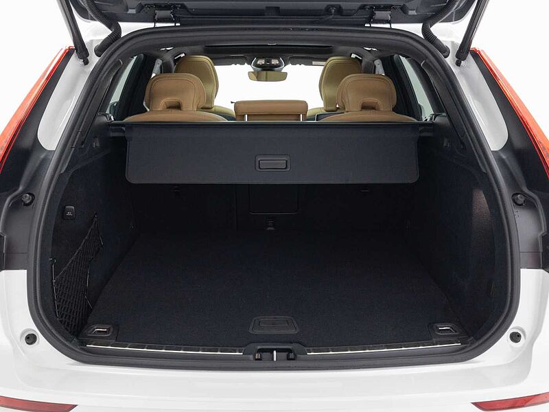 Volvo  Ultra, T8 AWD 플러그-인 하이브리드, 전기/가솔린, 브라이트