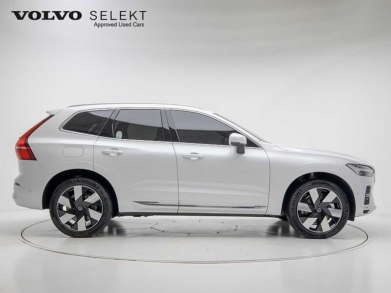 Volvo  Ultra, T8 AWD 플러그-인 하이브리드, 전기/가솔린, 브라이트
