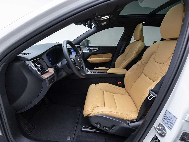 Volvo  Ultra, T8 AWD 플러그-인 하이브리드, 전기/가솔린, 브라이트