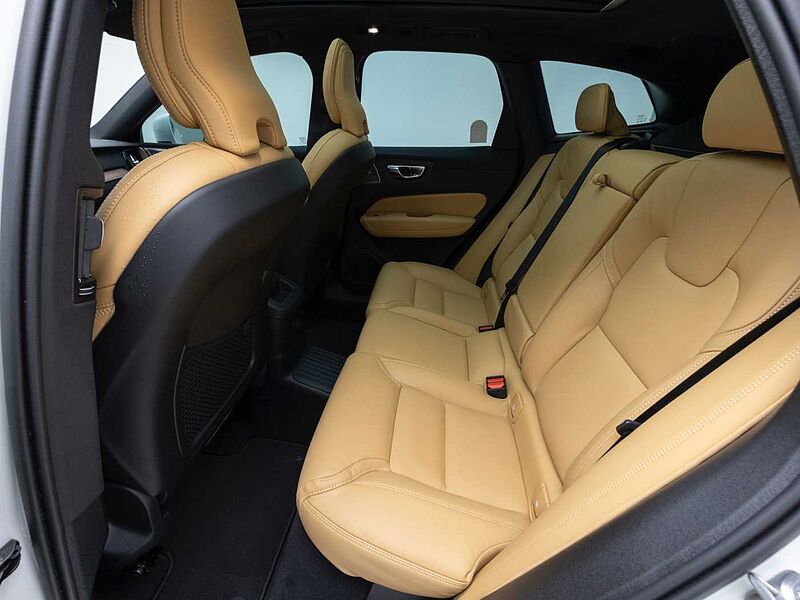 Volvo  Ultra, T8 AWD 플러그-인 하이브리드, 전기/가솔린, 브라이트