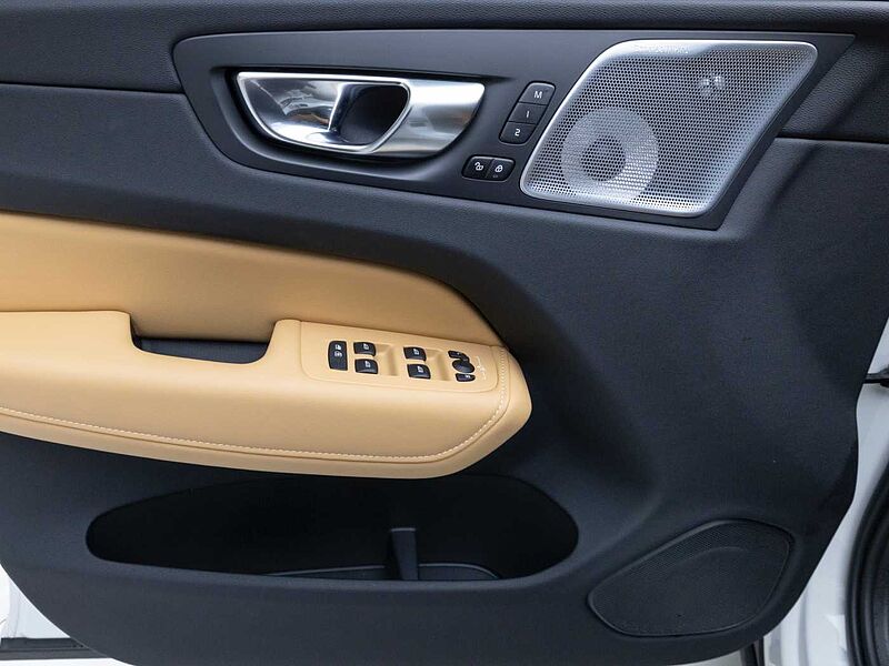 Volvo  Ultra, T8 AWD 플러그-인 하이브리드, 전기/가솔린, 브라이트