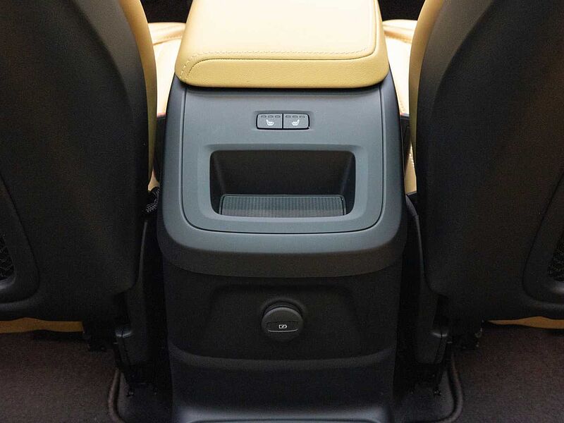 Volvo  Ultra, T8 AWD 플러그-인 하이브리드, 전기/가솔린, 브라이트