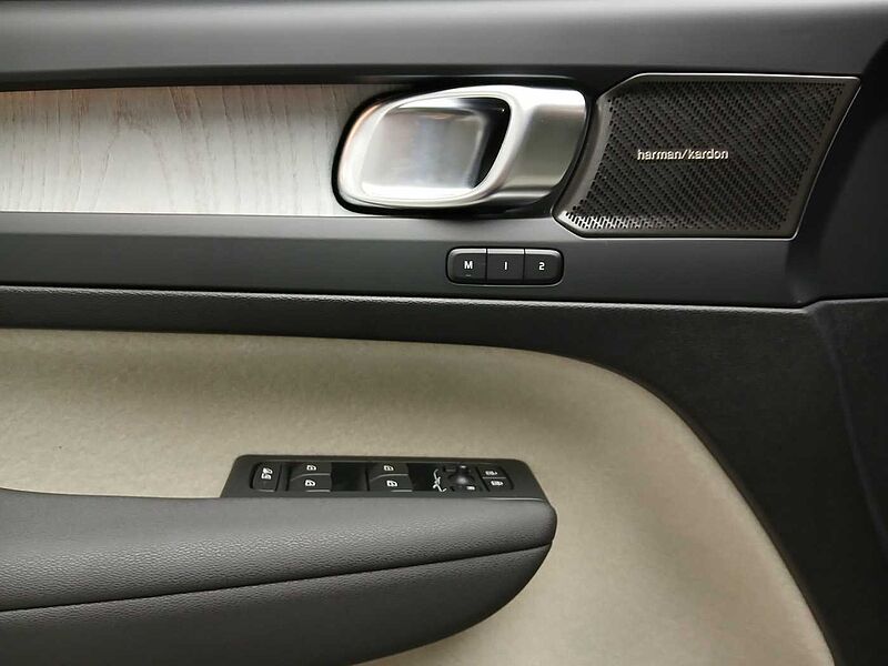 Volvo Ultra, B4 AWD 마일드 하이브리드, 가솔린, 브라이트