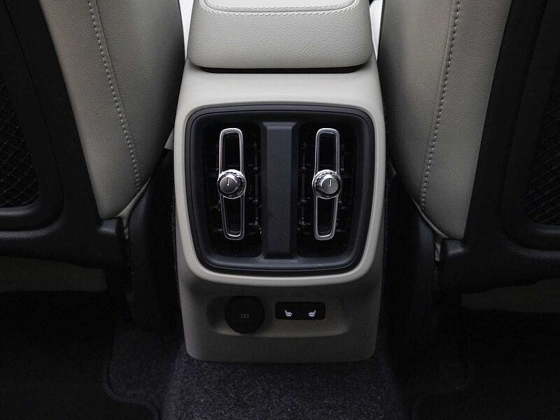 Volvo Ultra, B4 AWD 마일드 하이브리드, 가솔린, 브라이트