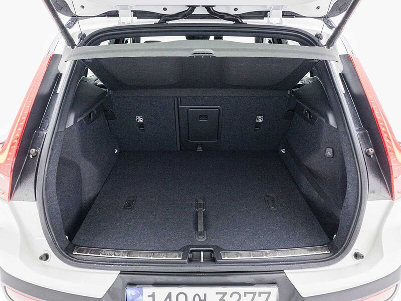 Volvo R-Design, B4 AWD Momentum