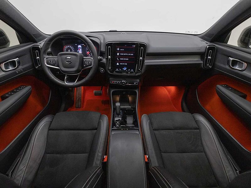 Volvo R-Design, B4 AWD Momentum