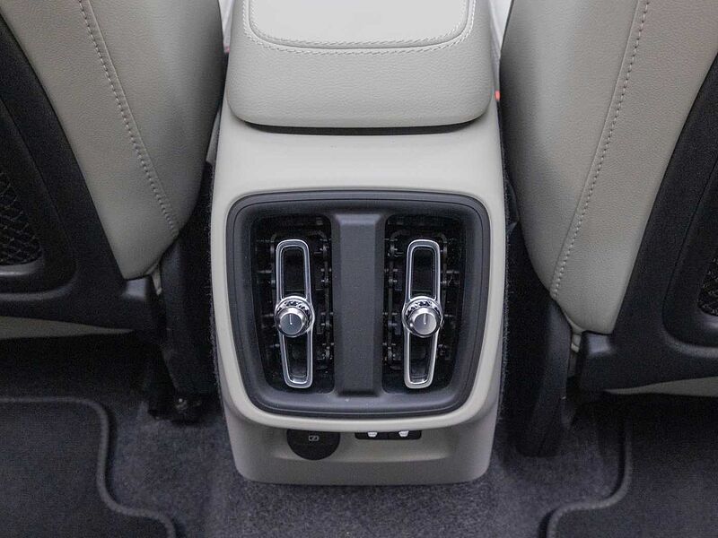 Volvo Ultra, B4 AWD 마일드 하이브리드, 가솔린, 브라이트