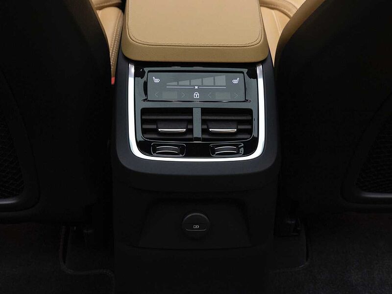 Volvo  Recharge Ultimate, T8 AWD 플러그-인 하이브리드, 전기/가솔린, 브라이트, 7 좌석