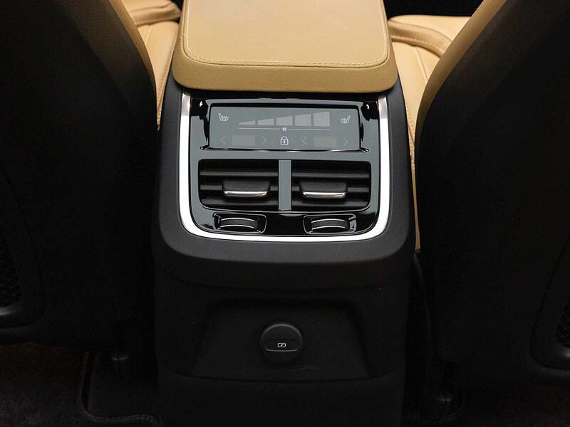 Volvo Recharge Ultimate, T8 AWD 플러그-인 하이브리드, 전기/가솔린, 브라이트, 7 좌석