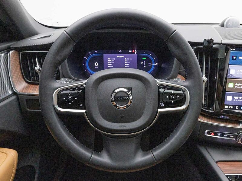 Volvo  Ultra, T8 AWD 플러그-인 하이브리드, 전기/가솔린, 브라이트