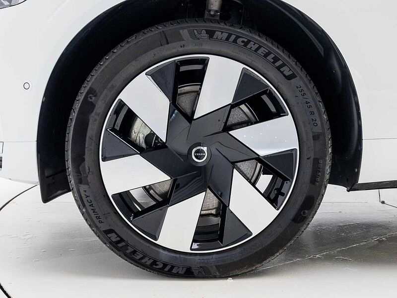 Volvo  Ultra, T8 AWD 플러그-인 하이브리드, 전기/가솔린, 브라이트