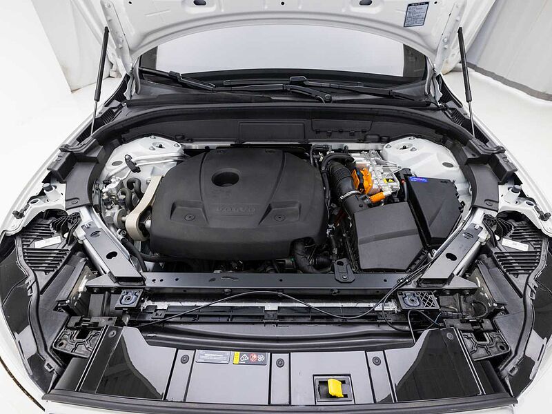 Volvo  Ultra, T8 AWD 플러그-인 하이브리드, 전기/가솔린, 브라이트