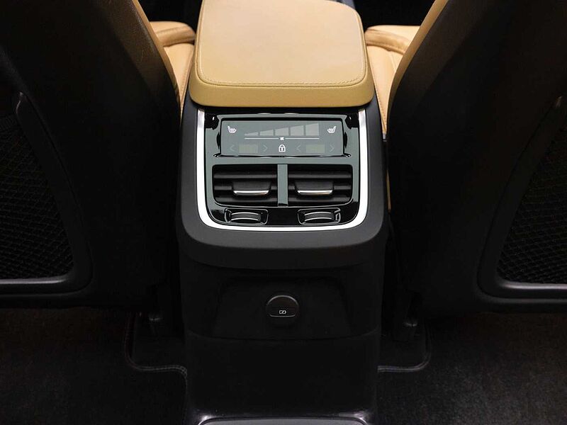 Volvo Recharge Ultimate, T8 AWD 플러그-인 하이브리드, 전기/가솔린, 브라이트, 7 좌석