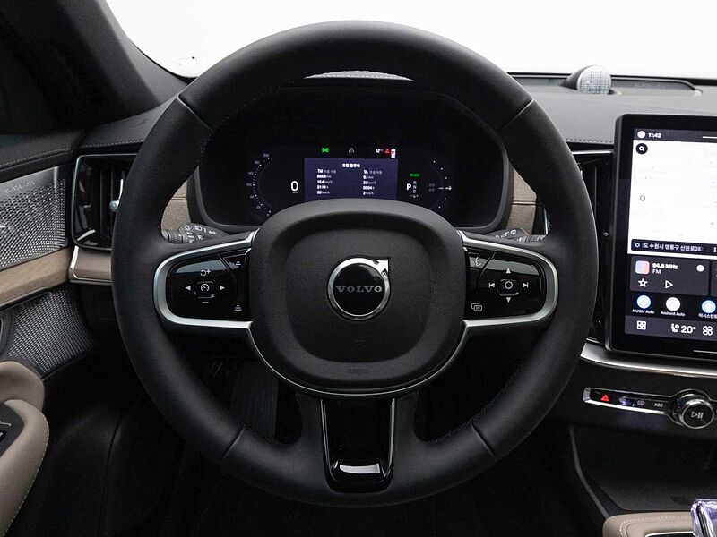 Volvo  Ultra, T8 AWD 플러그-인 하이브리드, 전기/가솔린, 브라이트, 7 좌석