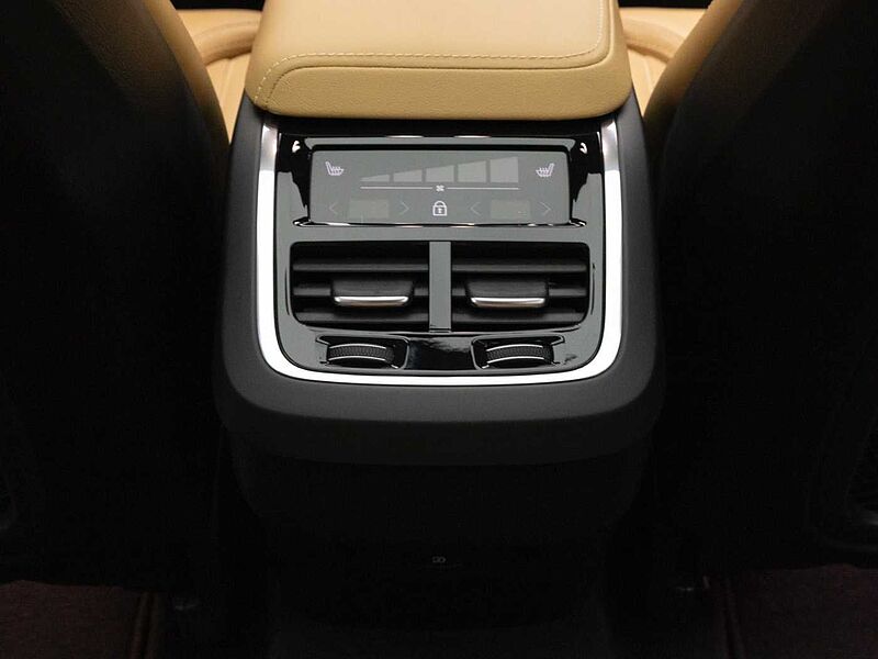 Volvo  Ultimate, B5 AWD mild hybrid, 가솔린, Bright