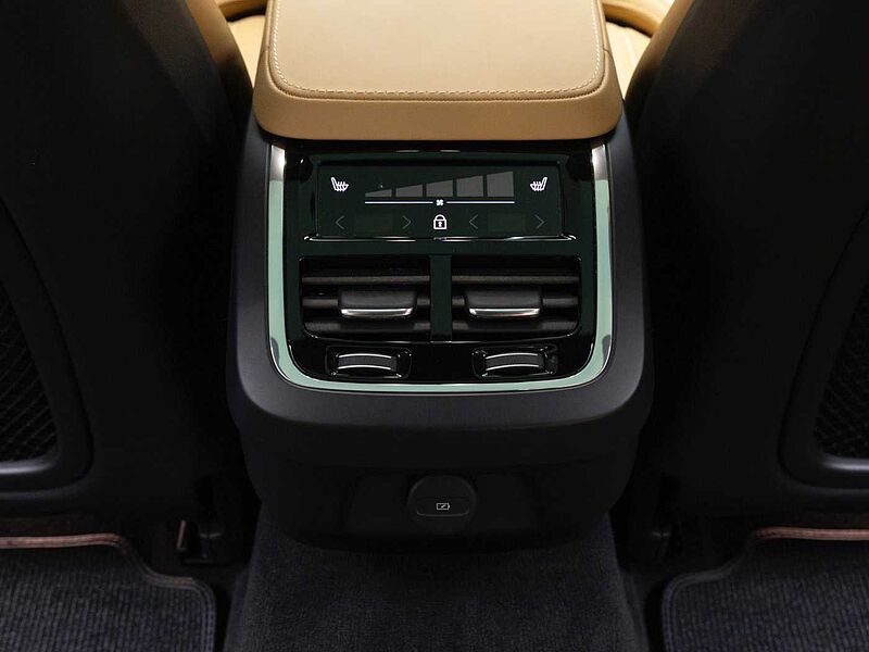 Volvo B5 AWD Ultra Bright