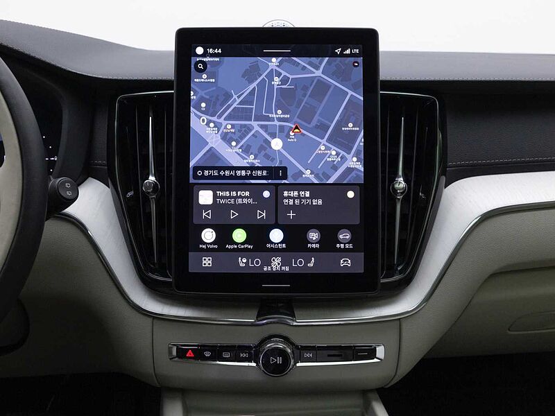 Volvo  Ultra, T8 AWD 플러그-인 하이브리드, 전기/가솔린, 브라이트
