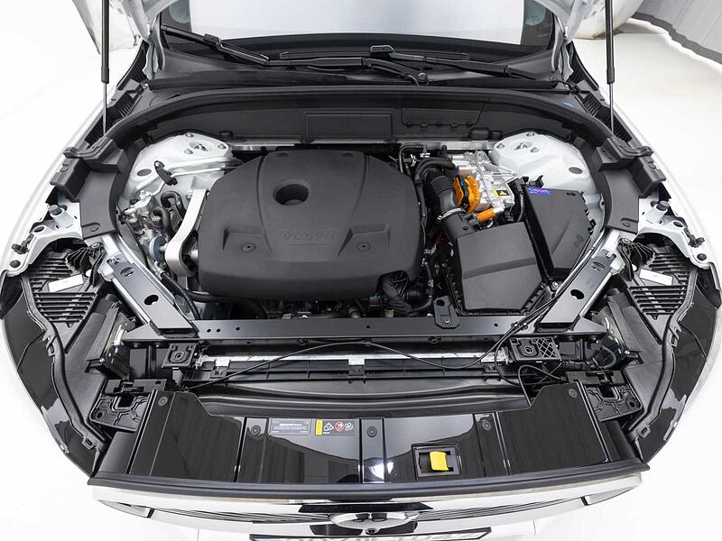 Volvo  Ultra, T8 AWD 플러그-인 하이브리드, 전기/가솔린, 브라이트