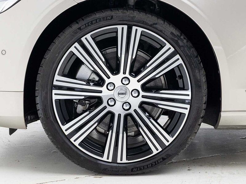 Volvo Ultimate, B6 AWD 마일드 하이브리드, 가솔린, 브라이트