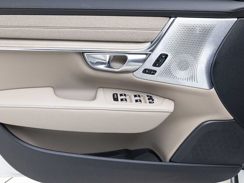 Volvo  Ultra, B5 마일드 하이브리드, 가솔린, 다크