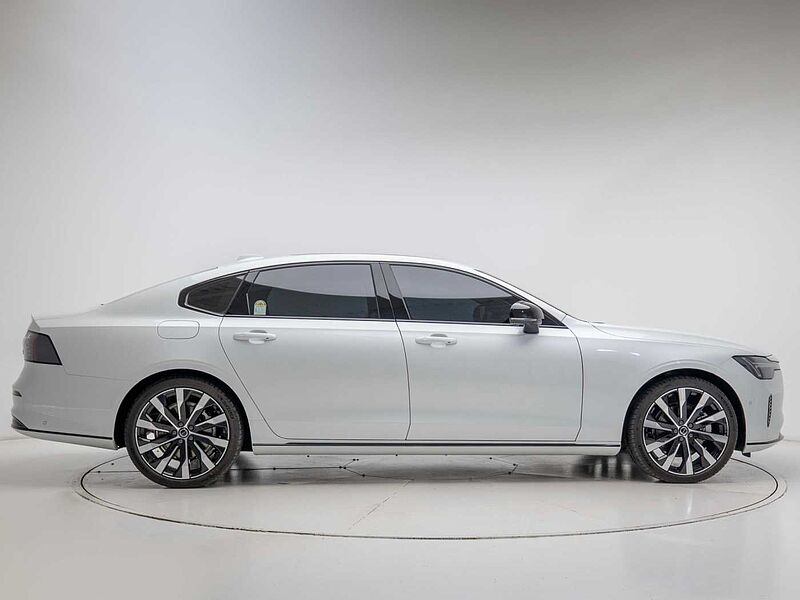 Volvo  Ultra, B5 마일드 하이브리드, 가솔린, 다크