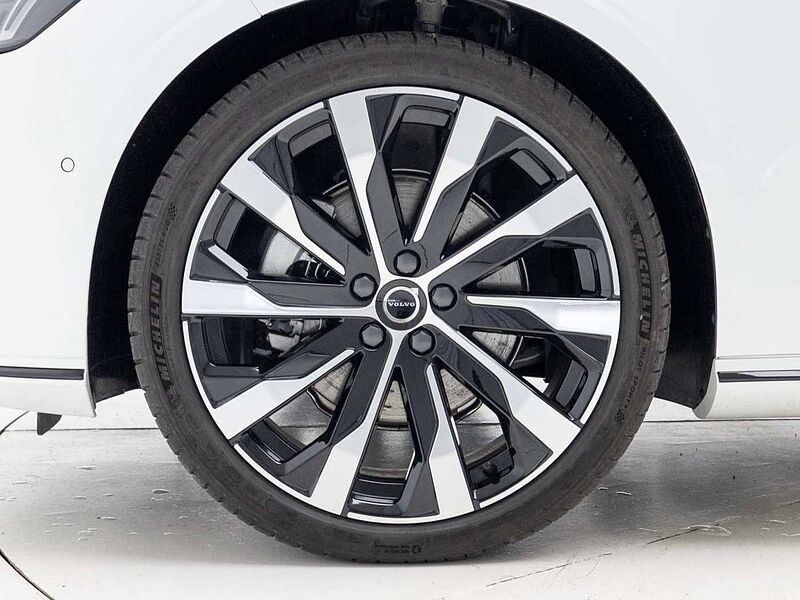 Volvo  Ultra, B5 마일드 하이브리드, 가솔린, 다크