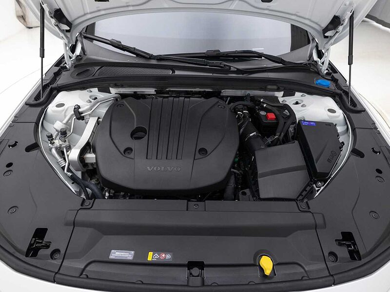 Volvo  Ultra, B5 마일드 하이브리드, 가솔린, 다크