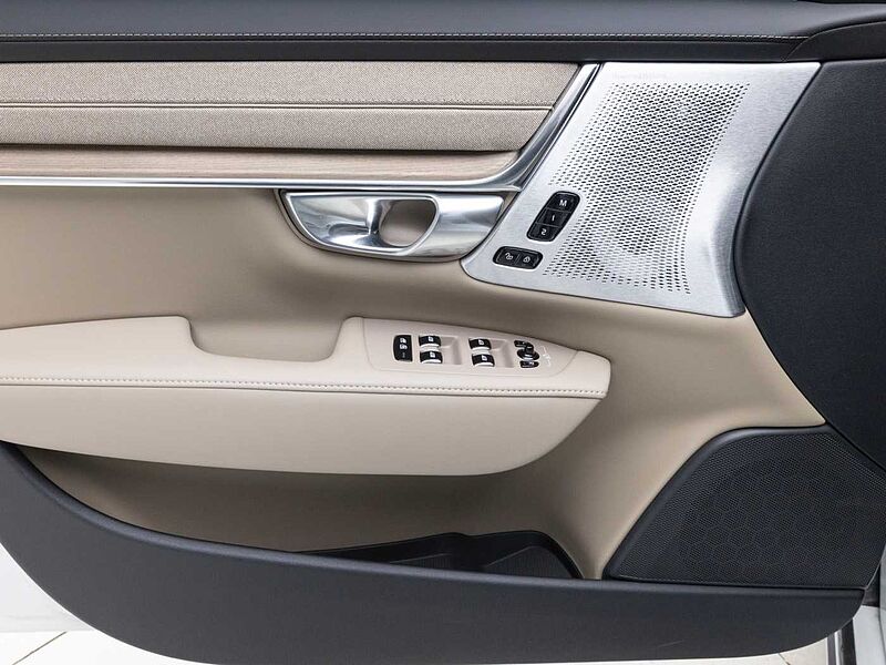 Volvo  Ultra, B5 마일드 하이브리드, 가솔린, 다크