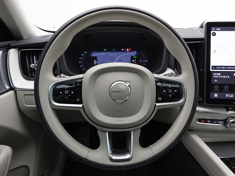 Volvo  Ultra, T8 AWD 플러그-인 하이브리드, 전기/가솔린, 브라이트