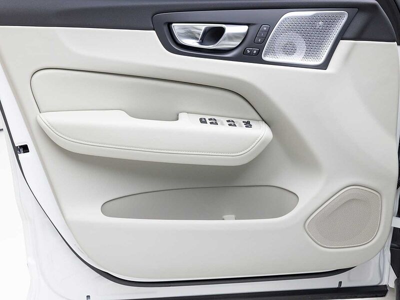 Volvo  Ultra, T8 AWD 플러그-인 하이브리드, 전기/가솔린, 브라이트