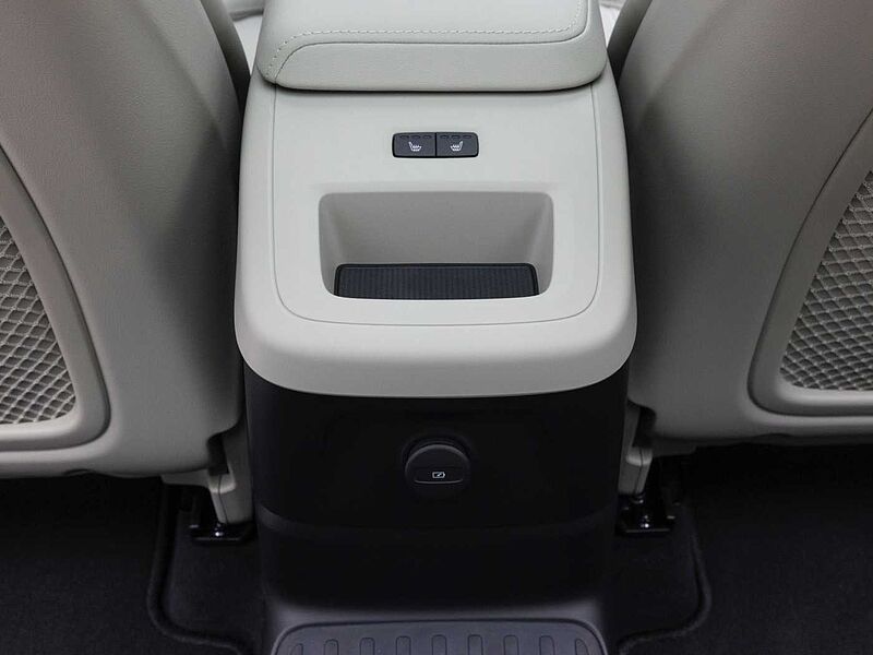 Volvo  Ultra, T8 AWD 플러그-인 하이브리드, 전기/가솔린, 브라이트
