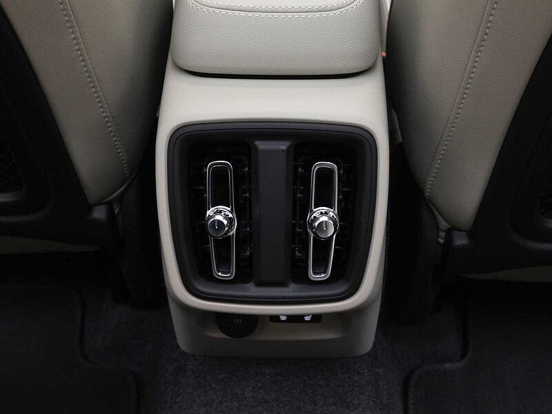 Volvo Ultra, B4 AWD 마일드 하이브리드, 가솔린, 브라이트