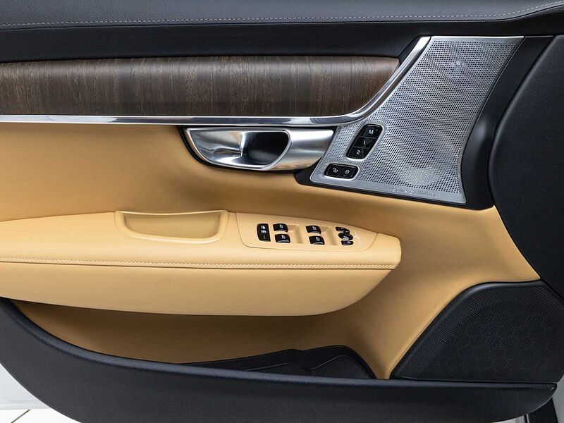 Volvo Ultimate, B5 AWD mild hybrid, 가솔린
