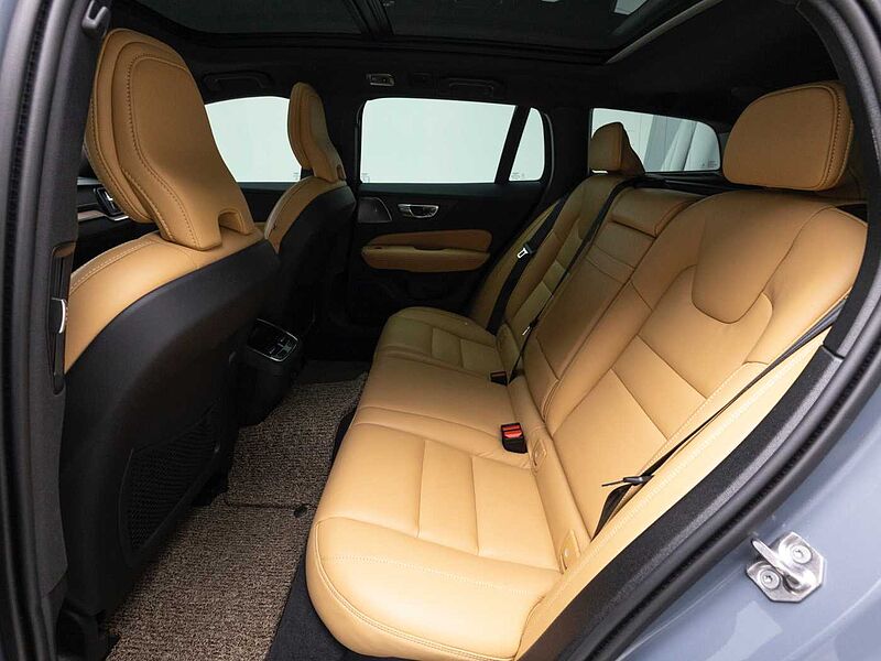Volvo  Pro, B5 AWD mild hybrid