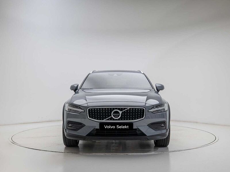 Volvo  Pro, B5 AWD mild hybrid