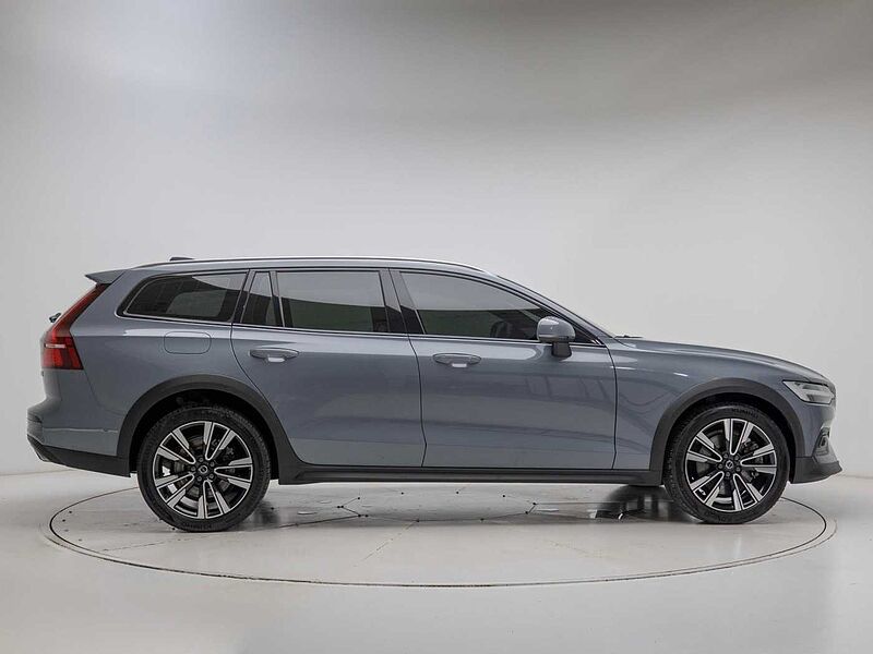 Volvo  Pro, B5 AWD mild hybrid